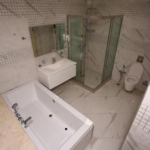 Deluxe Zimmer mit Kingsize-Bett